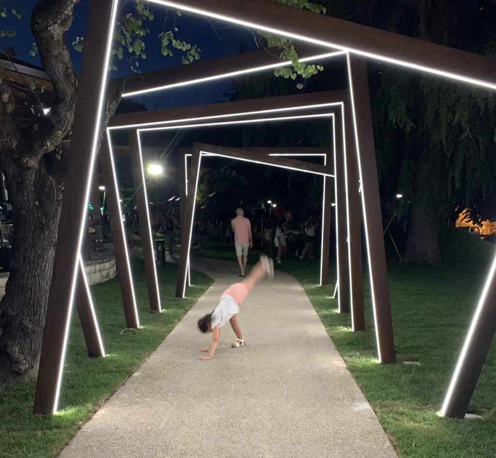 Installazione luminosa nel parco